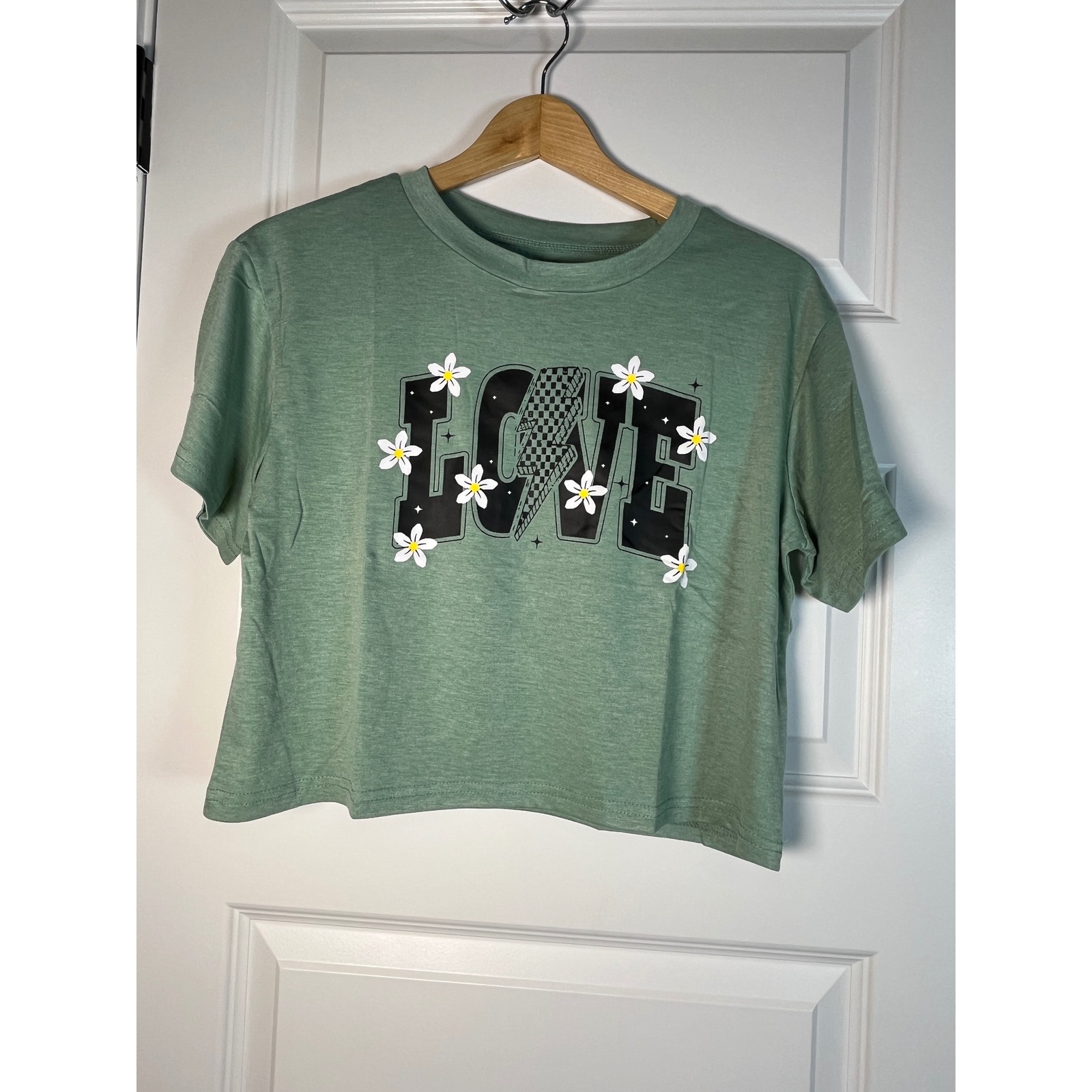Green Love Graphic Crop Top T-Shirt Daisy Lightning Bolt Sage Large